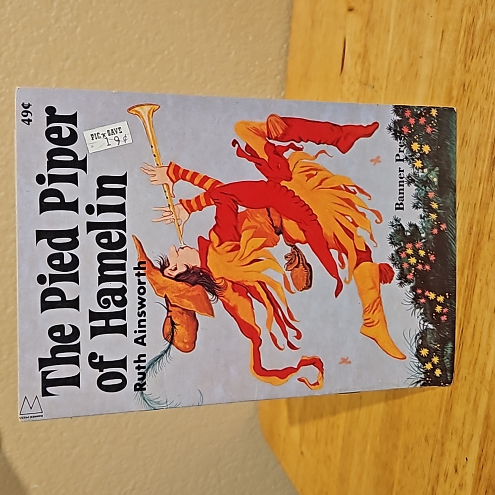 Vintage kids book the pied piper of hamelin